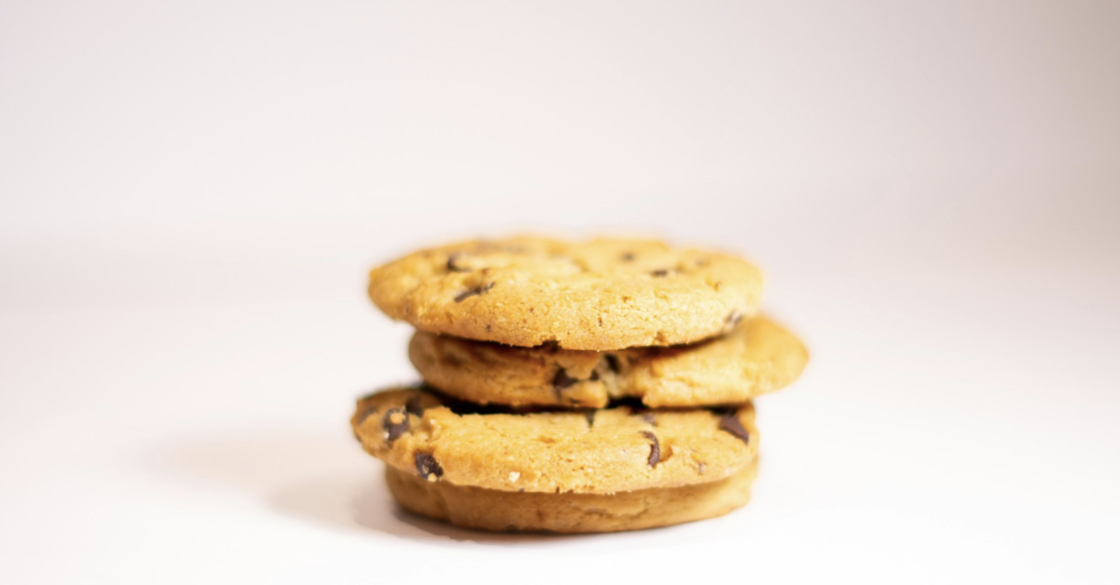 L'immagine raffigura tre cookies americani