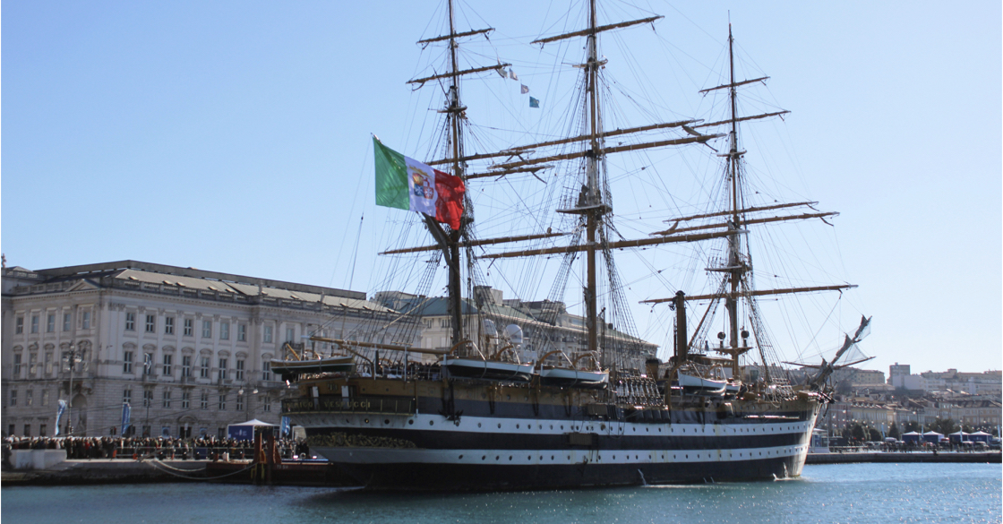 Nave Amerigo Vespucci